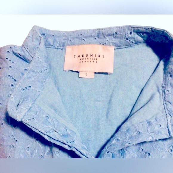 THE SHIRT by Rochelle Behrens - 100% Cotton Blue Eyelet shirt in size L - Picture 3 of 3